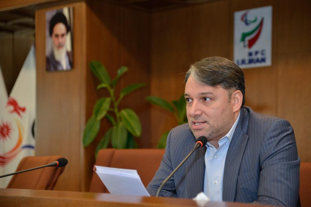 خبرنگاران عزیزی: لیگ برتر تنیس باید راه اندازی شود خبرنگاران عزیزی: لیگ برتر تنیس باید راه اندازی گردد